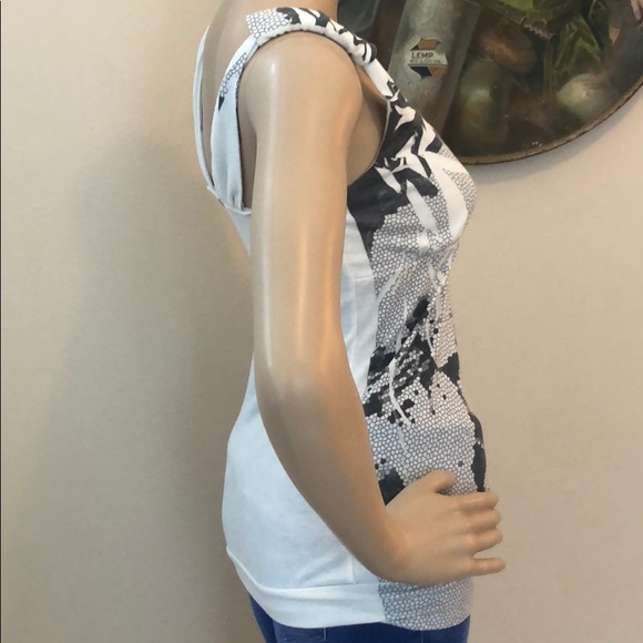 579 - Picture 2 of 5